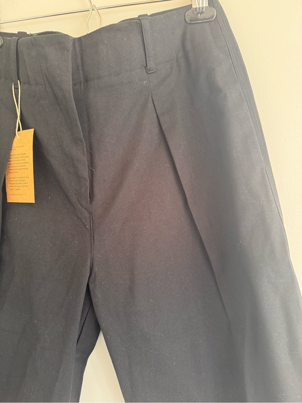 Organic Cotton High-rise pleated Trousers - Picture 4 of 12